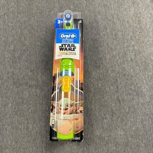 Oral-B Kids Battery Toothbrush Star Wars The Mandalorian Grogu Baby Yoda Green